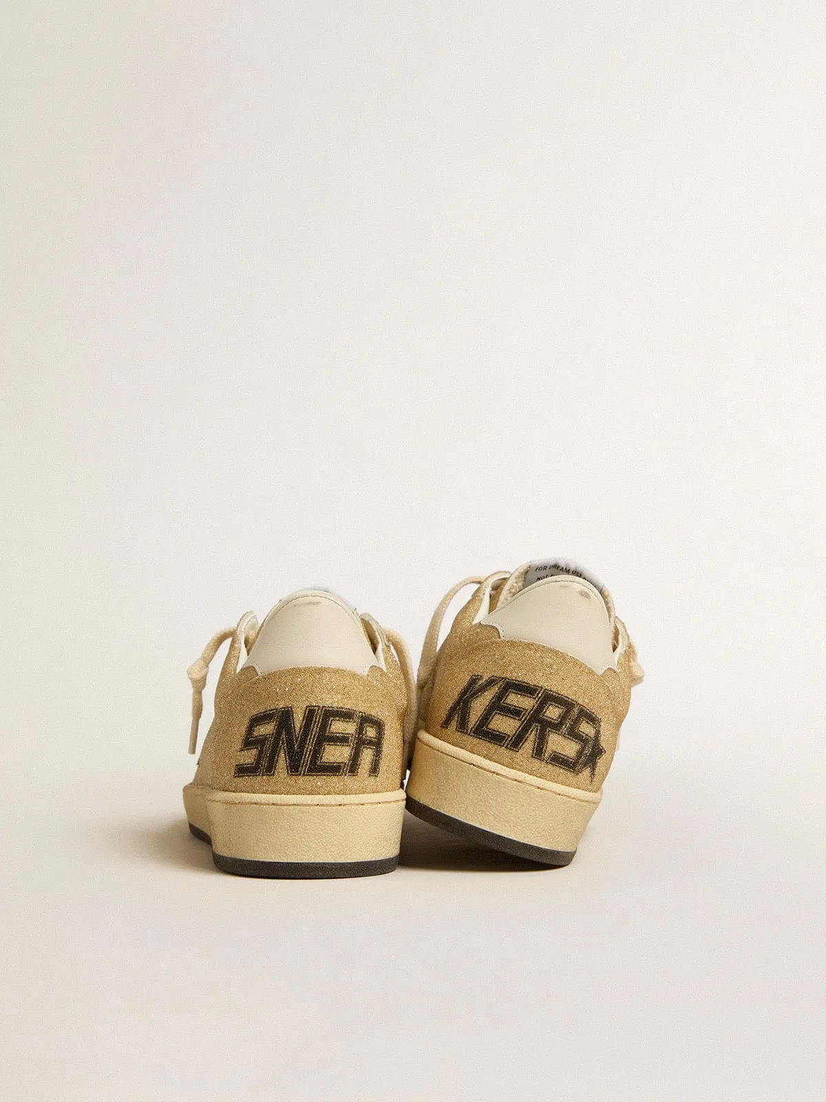 Ball Star in cristalli Swarovski dorati con stella in pelle bianco latte