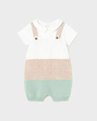 Completo composto da salopette in cotone a tre colori con t-shirt bianca 2-6 mesi
