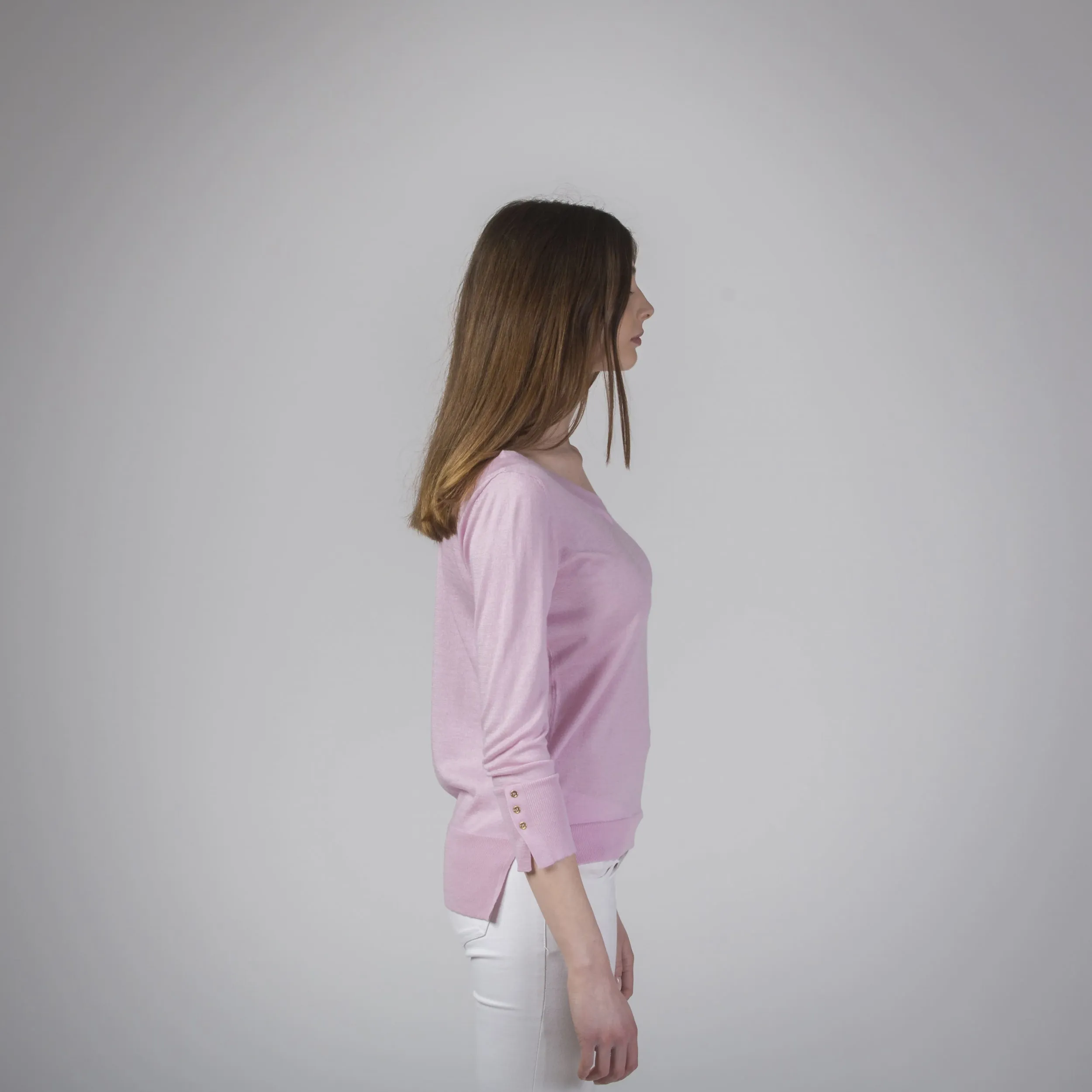 Maglia con scollo a V ampio e bottoni
