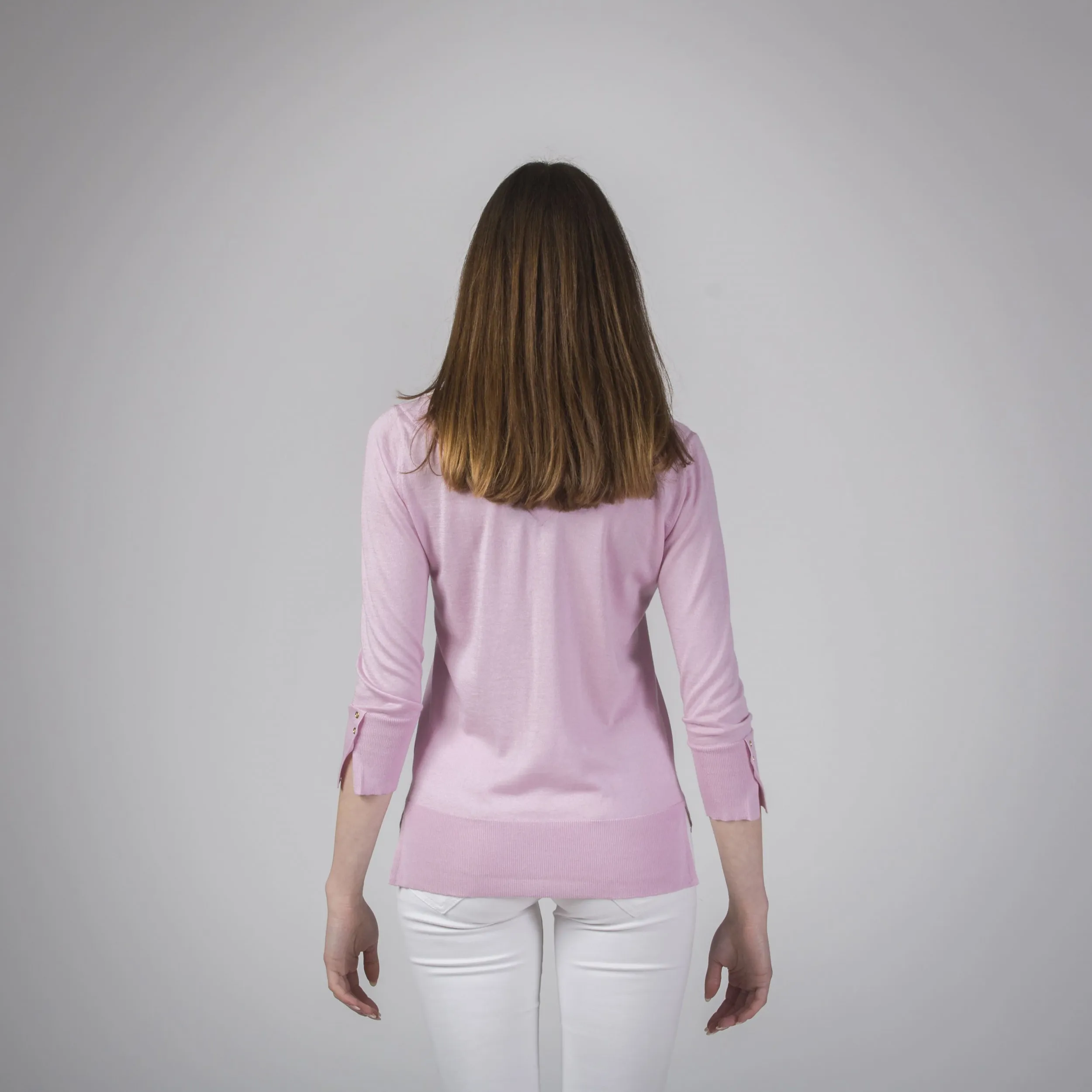 Maglia con scollo a V ampio e bottoni
