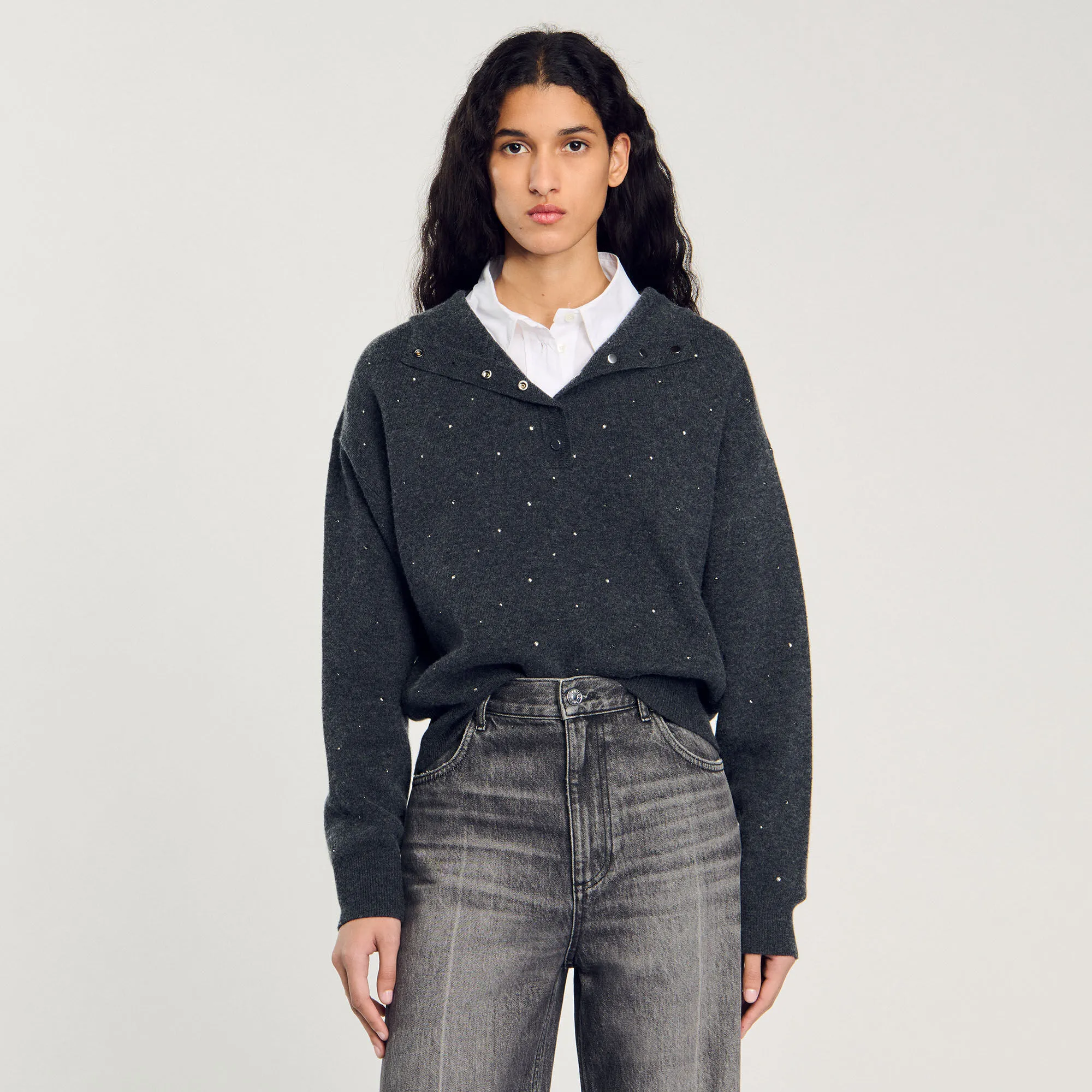 Maglione con cappuccio glitterato