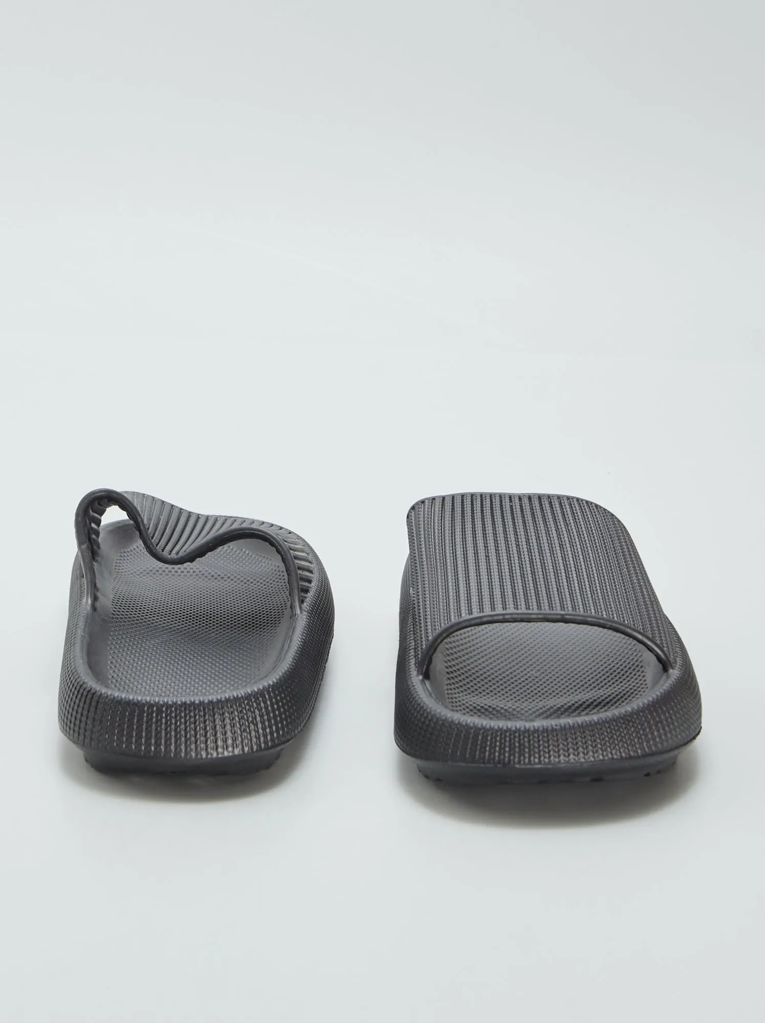 Sandali in plastica preformata - nero