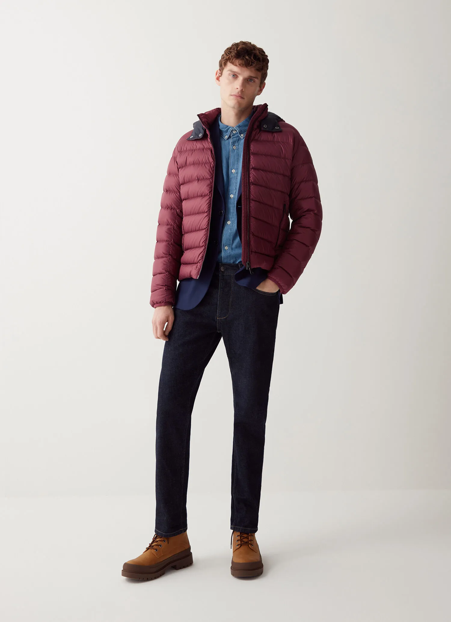 Sporty down jacket with detachable hood