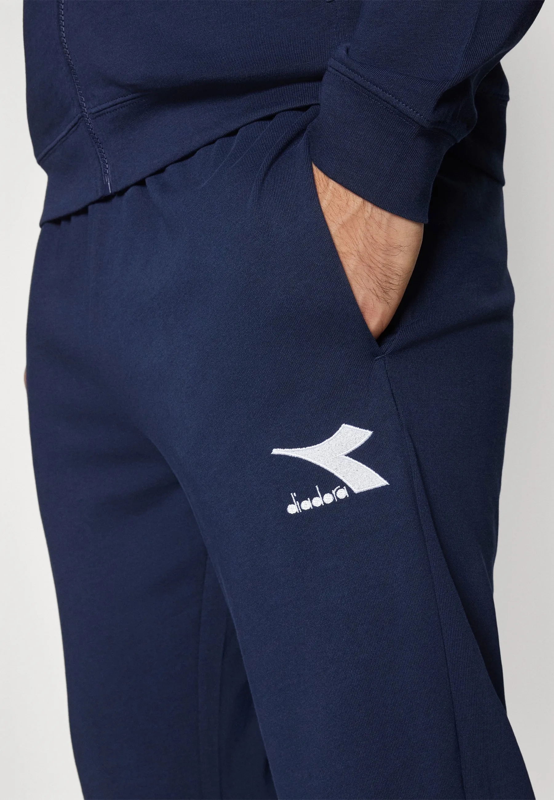 TRACKSUIT CORE - Tuta