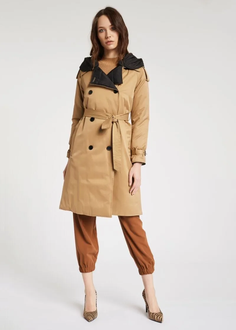 Trench con cappuccio