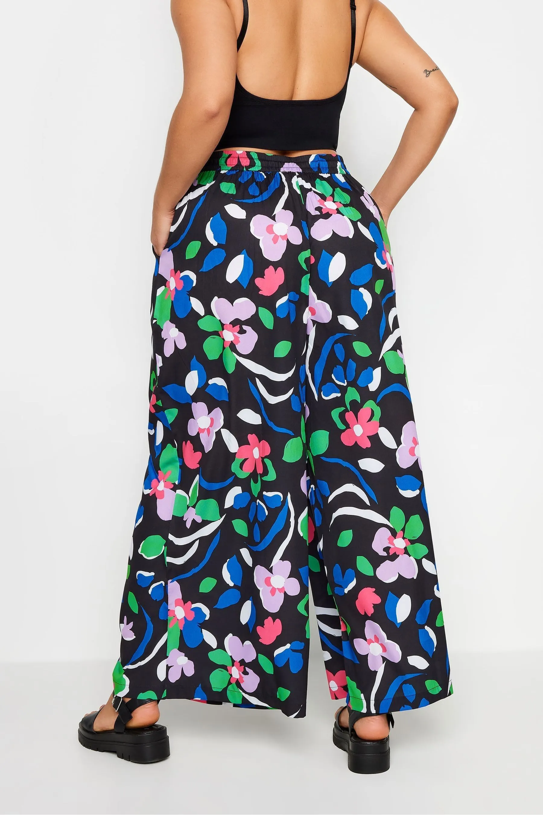 Yours Curve COLLECTION - Pantaloni a fondo ampio con coulisse e stampa astratta Stampa    